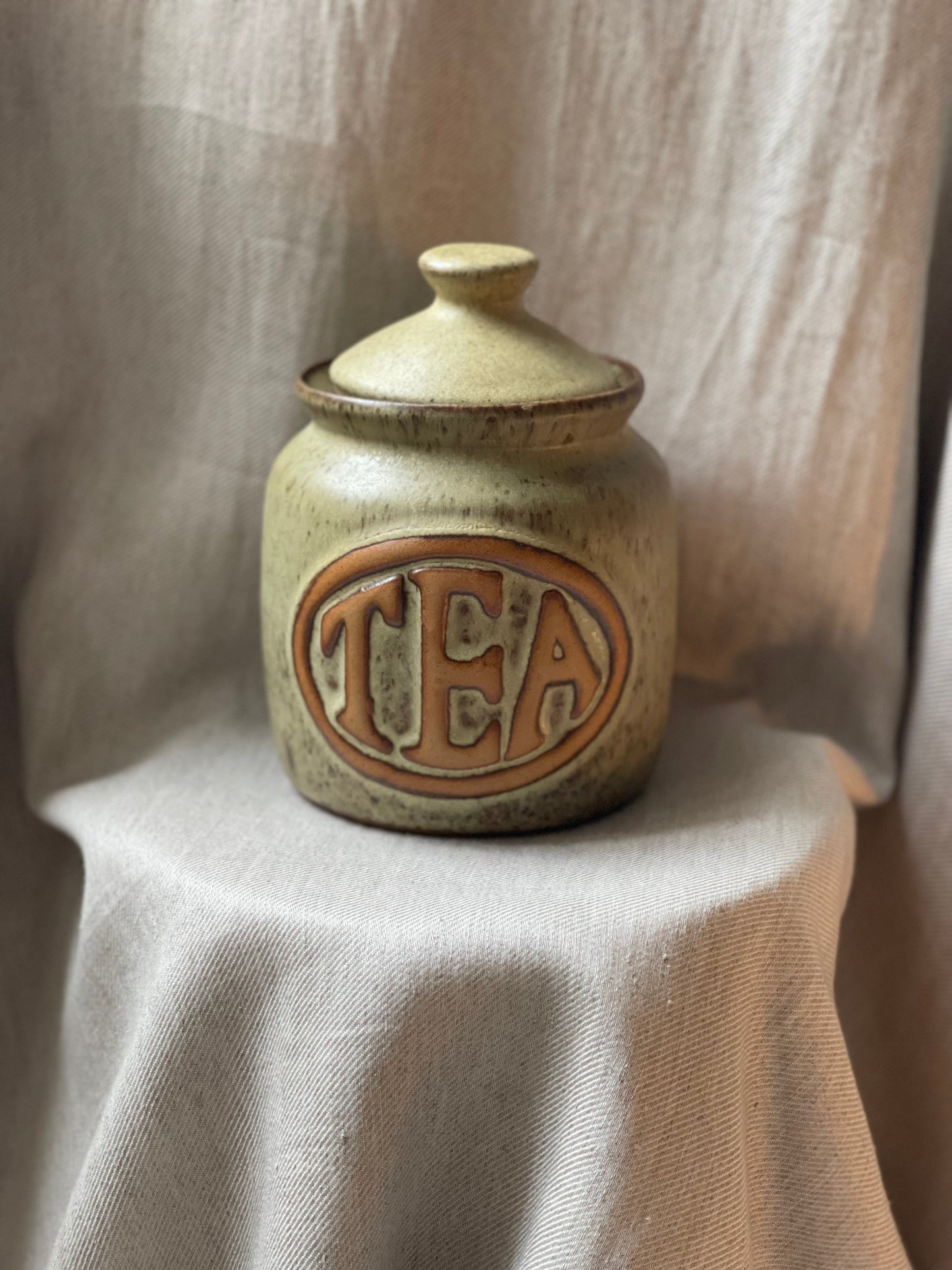 Retro tea jar