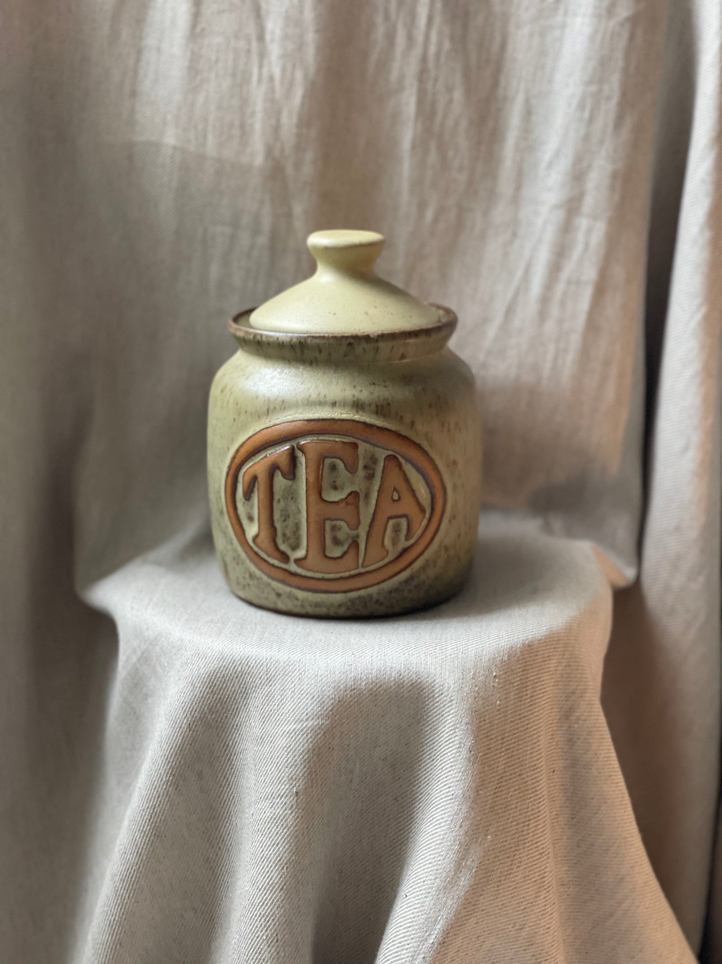 Retro tea jar