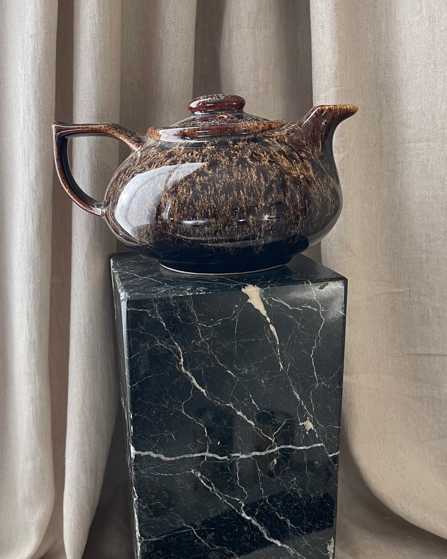 Tortoiseshell brown tea pot