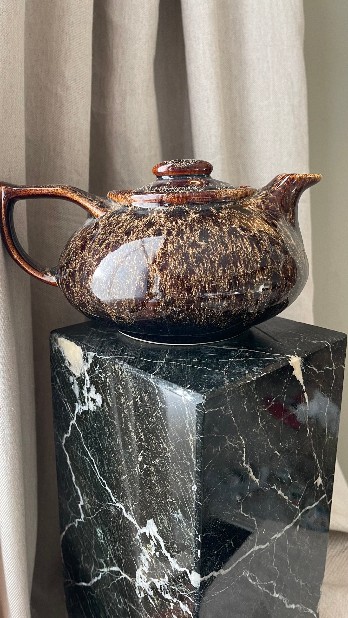 Tortoiseshell brown tea pot