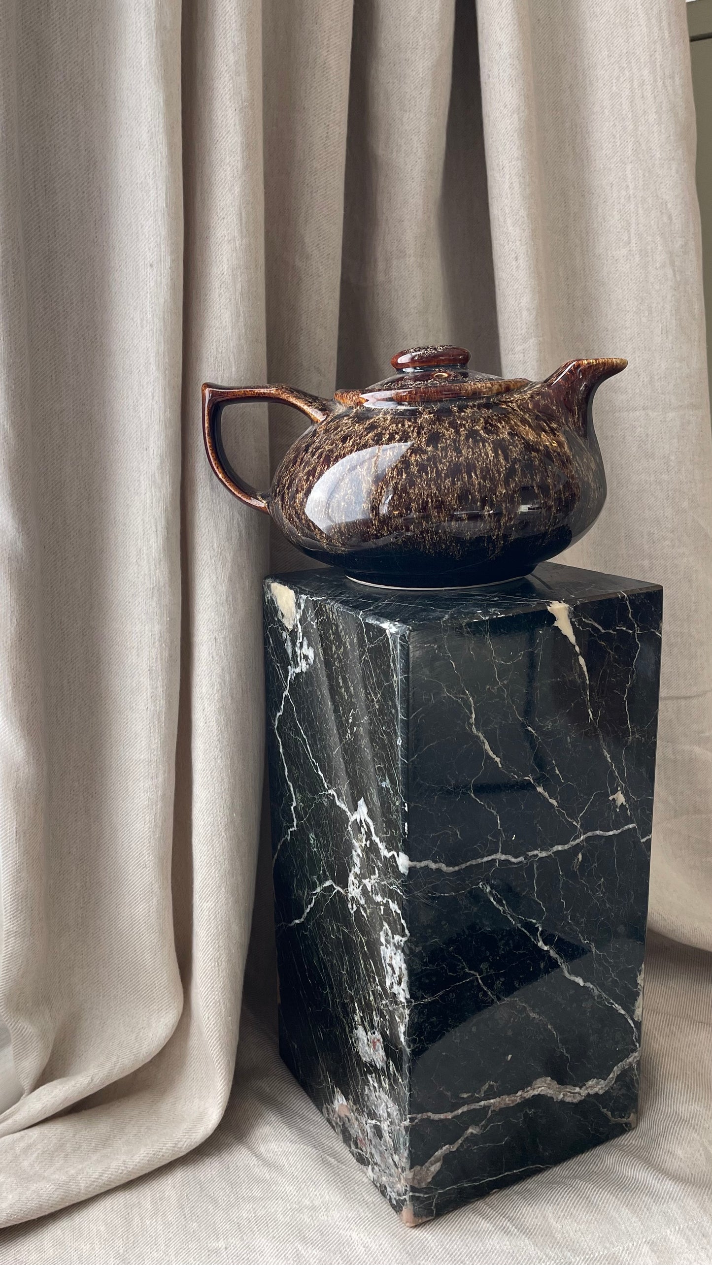 Tortoiseshell brown tea pot