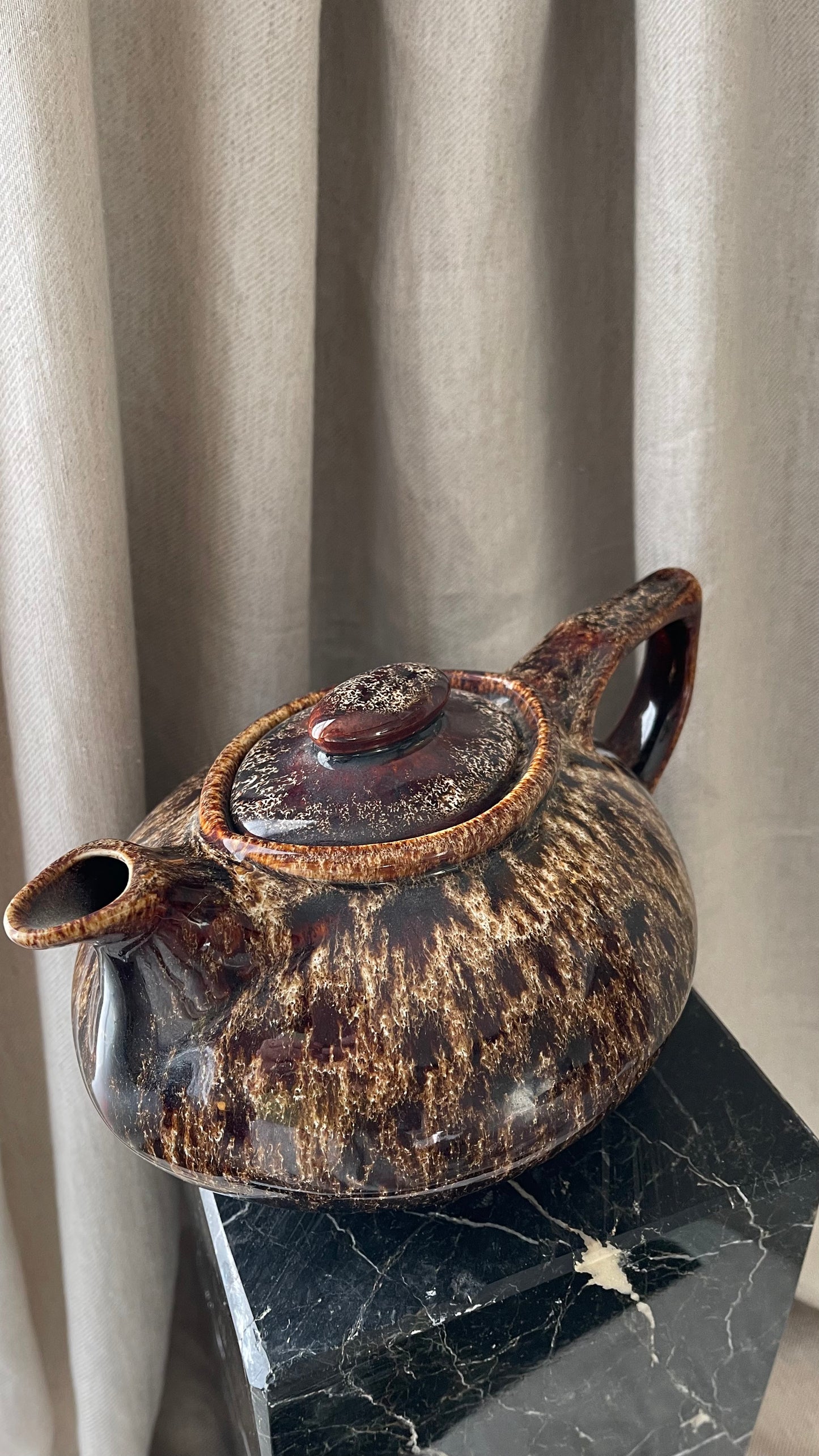 Tortoiseshell brown tea pot